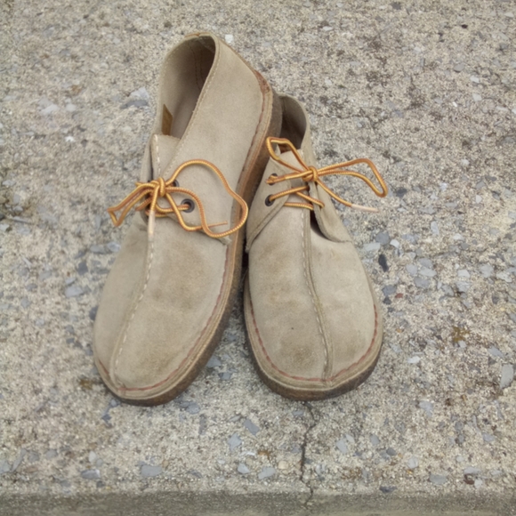 Clarks Shoes - Vintage Clarks Tan Suede Crepe Sole Lace Up Earth Shoes 8.5